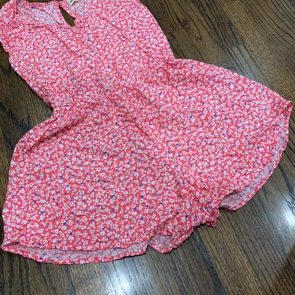 Like new Hollister Floral Romper Women’s Small - Picture 9 of 10